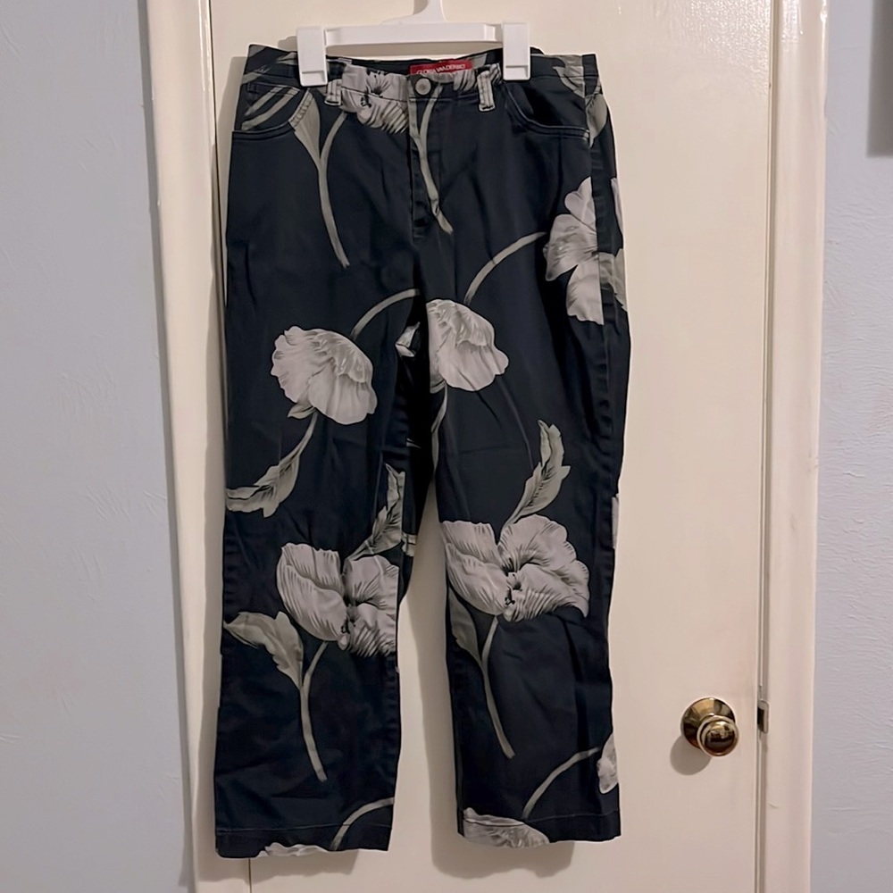 Gloria Vanderbilt flower patterned pants, size 8 - Picture 1 of 2